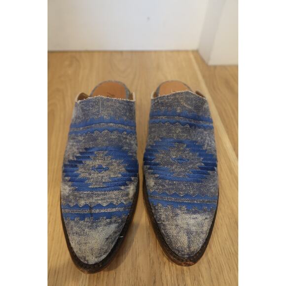 Matisse Walter Denim Blue Southwest Mules Women's Size 8 - Picture 3 of 7
